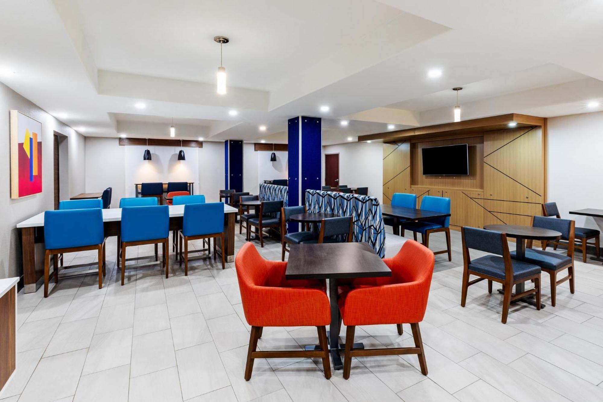 Holiday Inn Express Hotel & Suites Henderson - Traffic Star By Ihg Εξωτερικό φωτογραφία