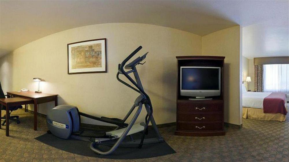 Holiday Inn Express Hotel & Suites Henderson - Traffic Star By Ihg Εξωτερικό φωτογραφία